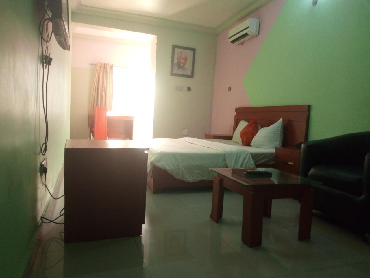 Flamingo Hotel Festac Town Exterior foto