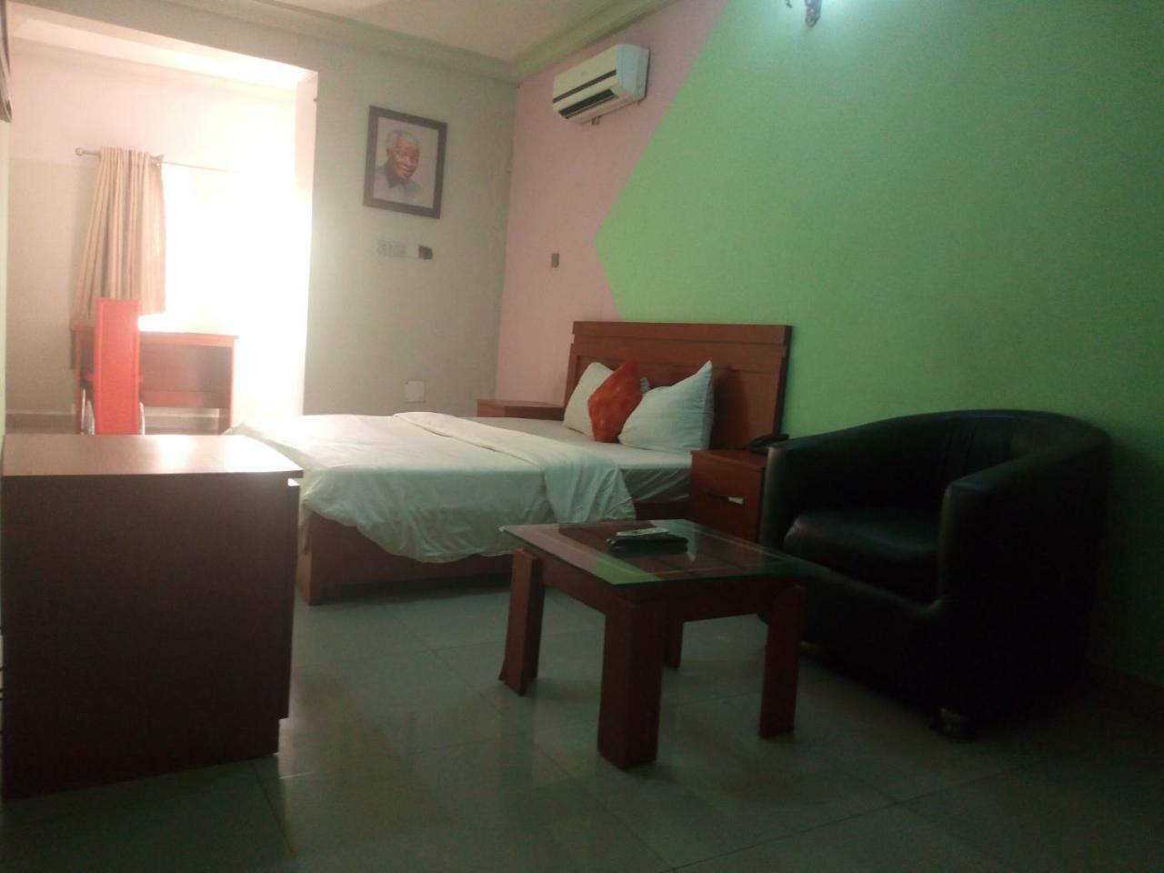 Flamingo Hotel Festac Town Exterior foto